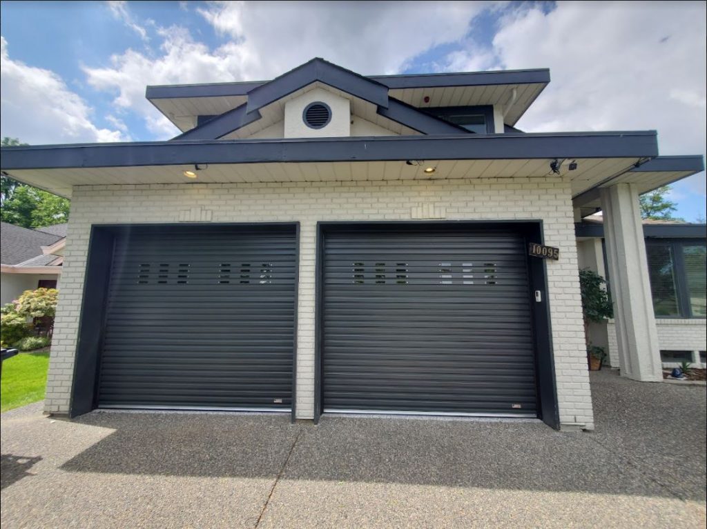 Iron Ore - Roll-up-doors with windows